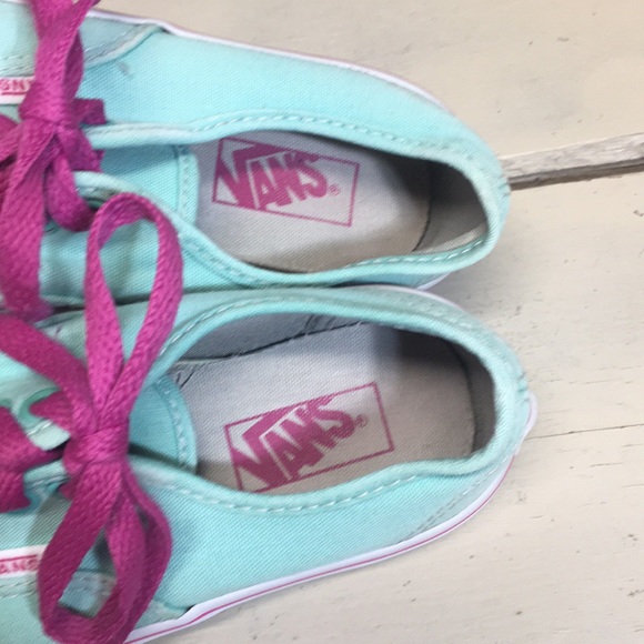 Kid’s Vans - Picture 6 of 8